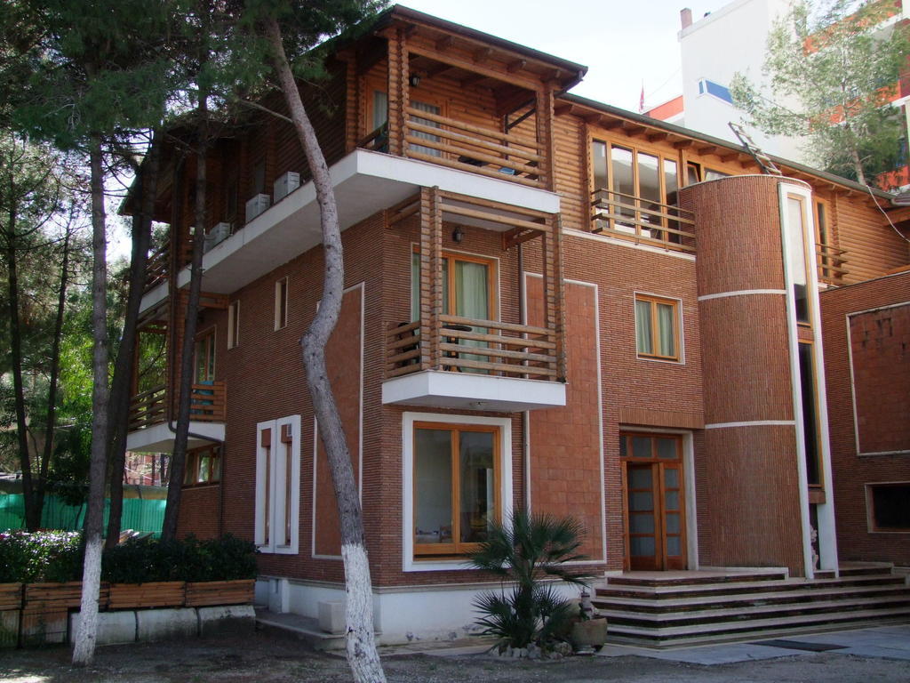 Hotel Adriatik 2 Durres Exterior photo